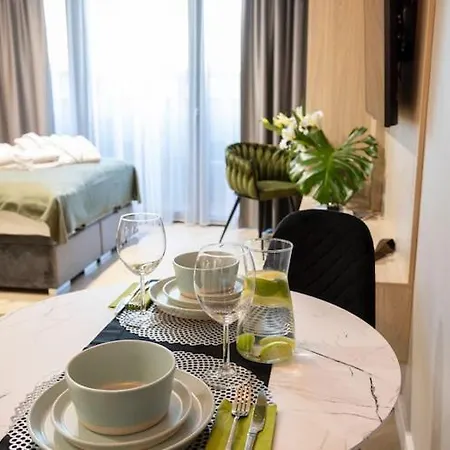 In With Pool & Jacuzzi Apartment Stettin