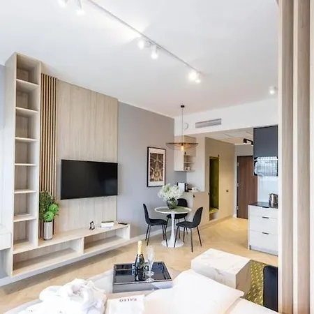 In With Pool & Jacuzzi Apartment Stettin
