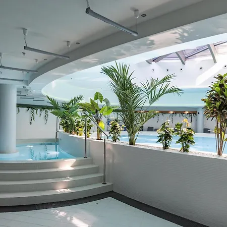 In With Pool & Jacuzzi Stettin